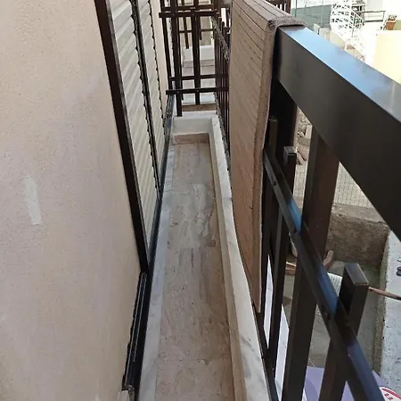 Pauline アパート コス・タウン