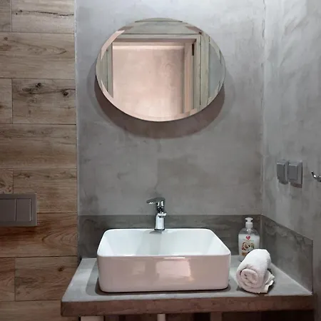 Pauline アパート